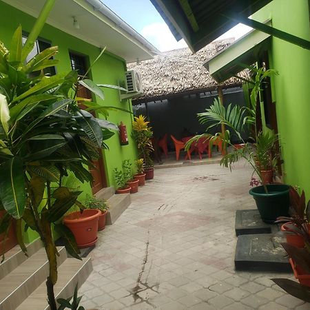 L&J Modern Backpackers Bnb Dar es Salaam Exterior foto