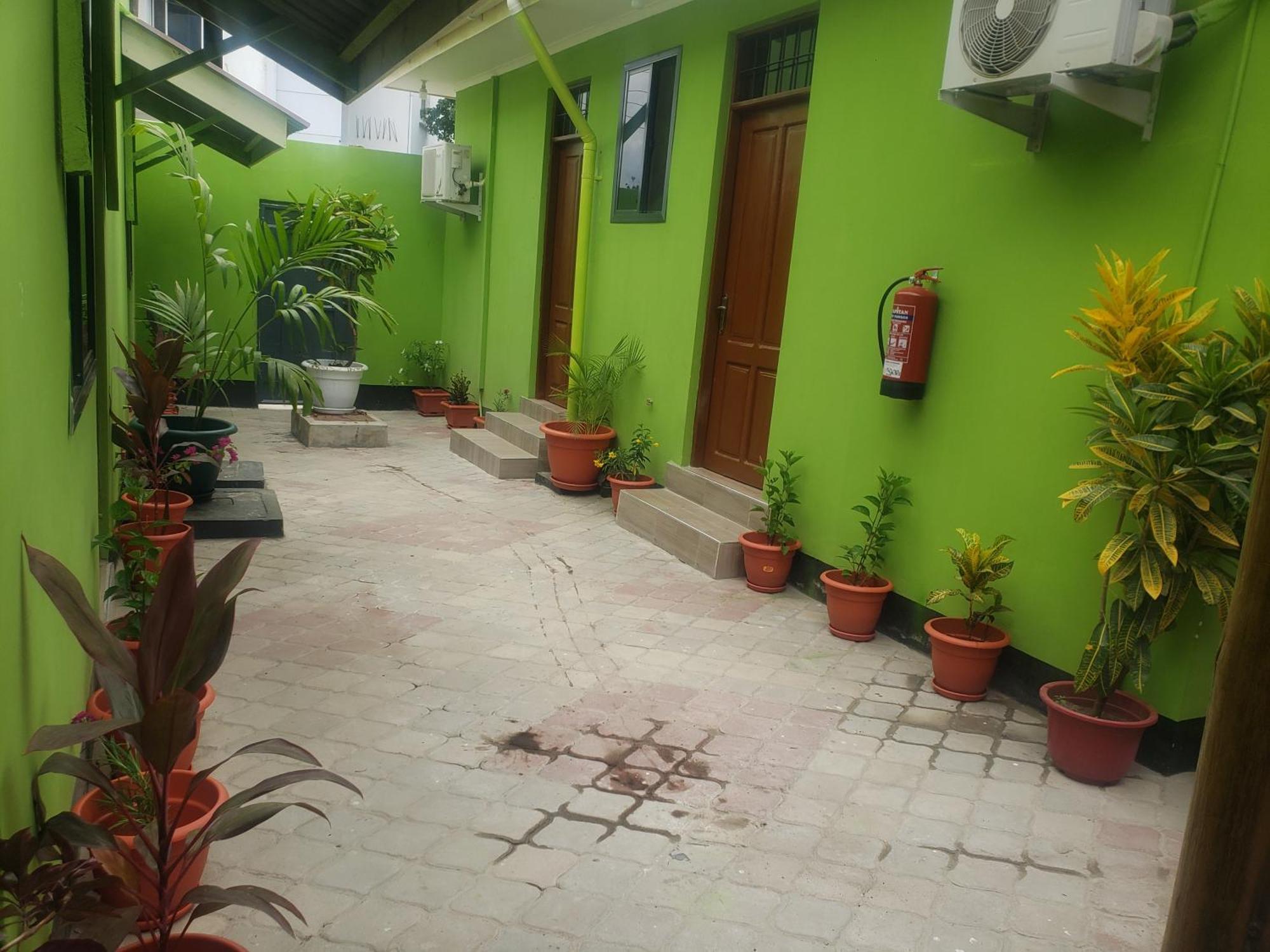 L&J Modern Backpackers Bnb Dar es Salaam Exterior foto