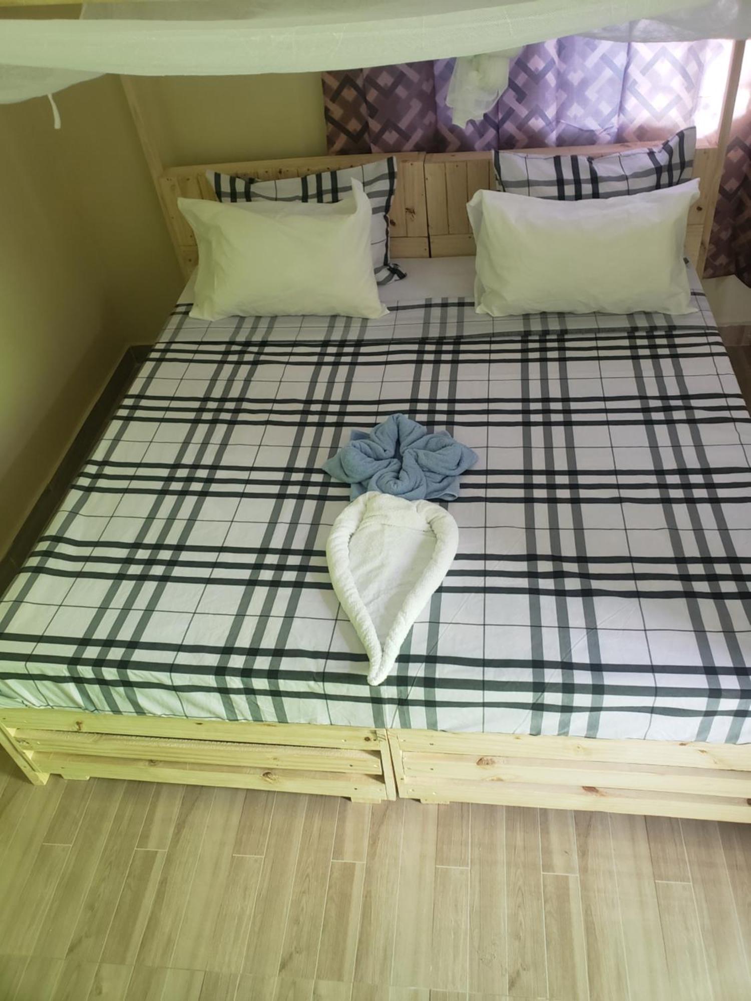 L&J Modern Backpackers Bnb Dar es Salaam Exterior foto