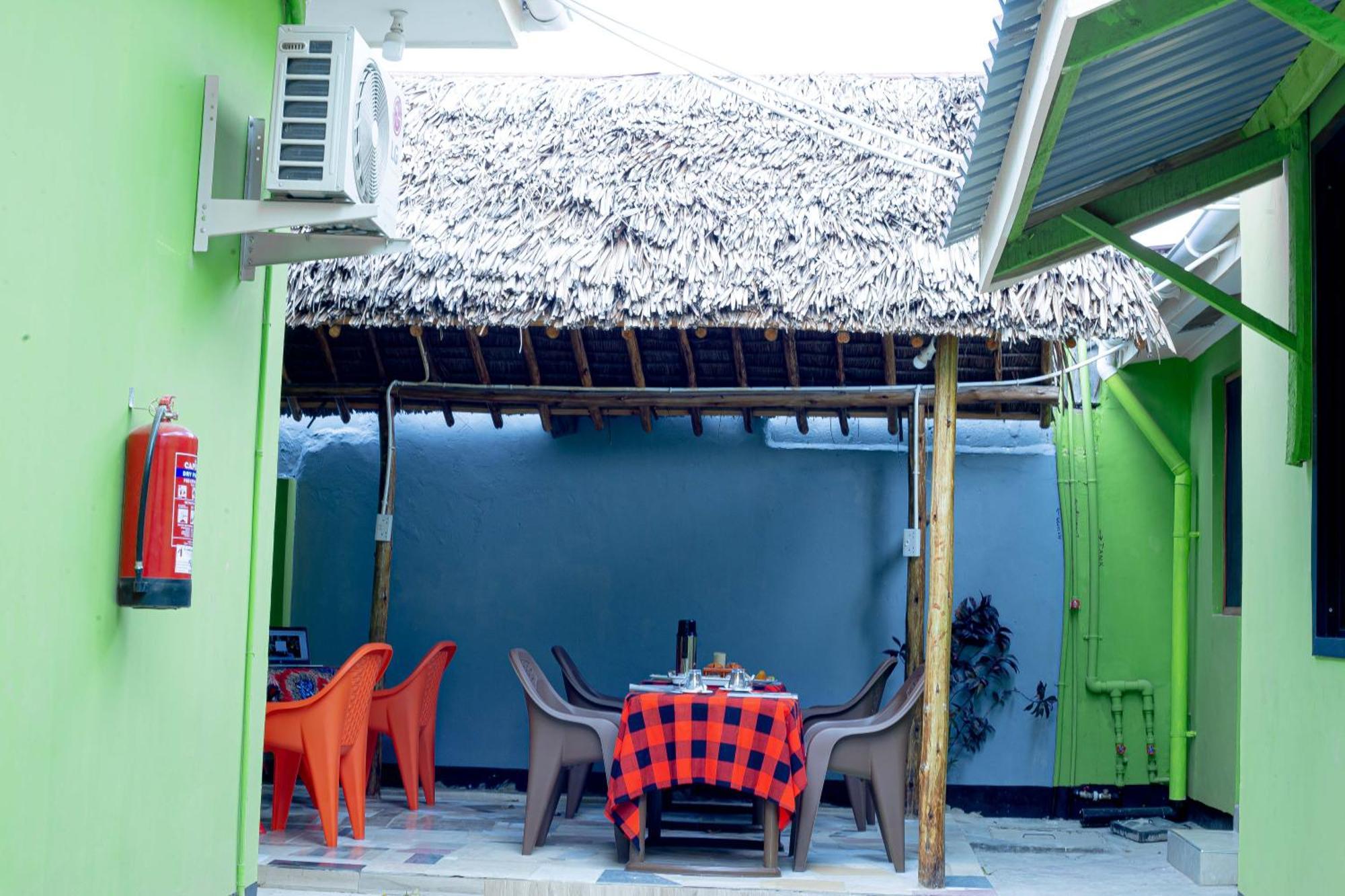L&J Modern Backpackers Bnb Dar es Salaam Exterior foto